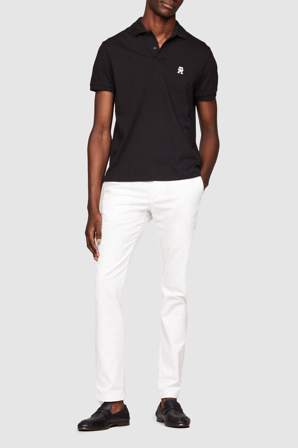 תמונת כל הלוק של חולצת פולו